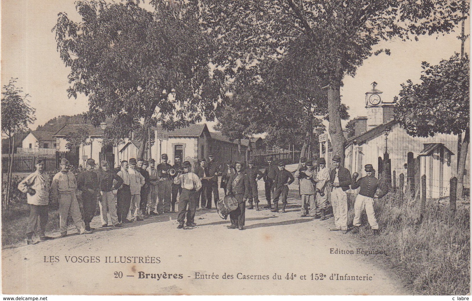 BRUYERES : Entrée Des Casernes Du 44 E Et 152 E D'Infanterie . - Bruyeres