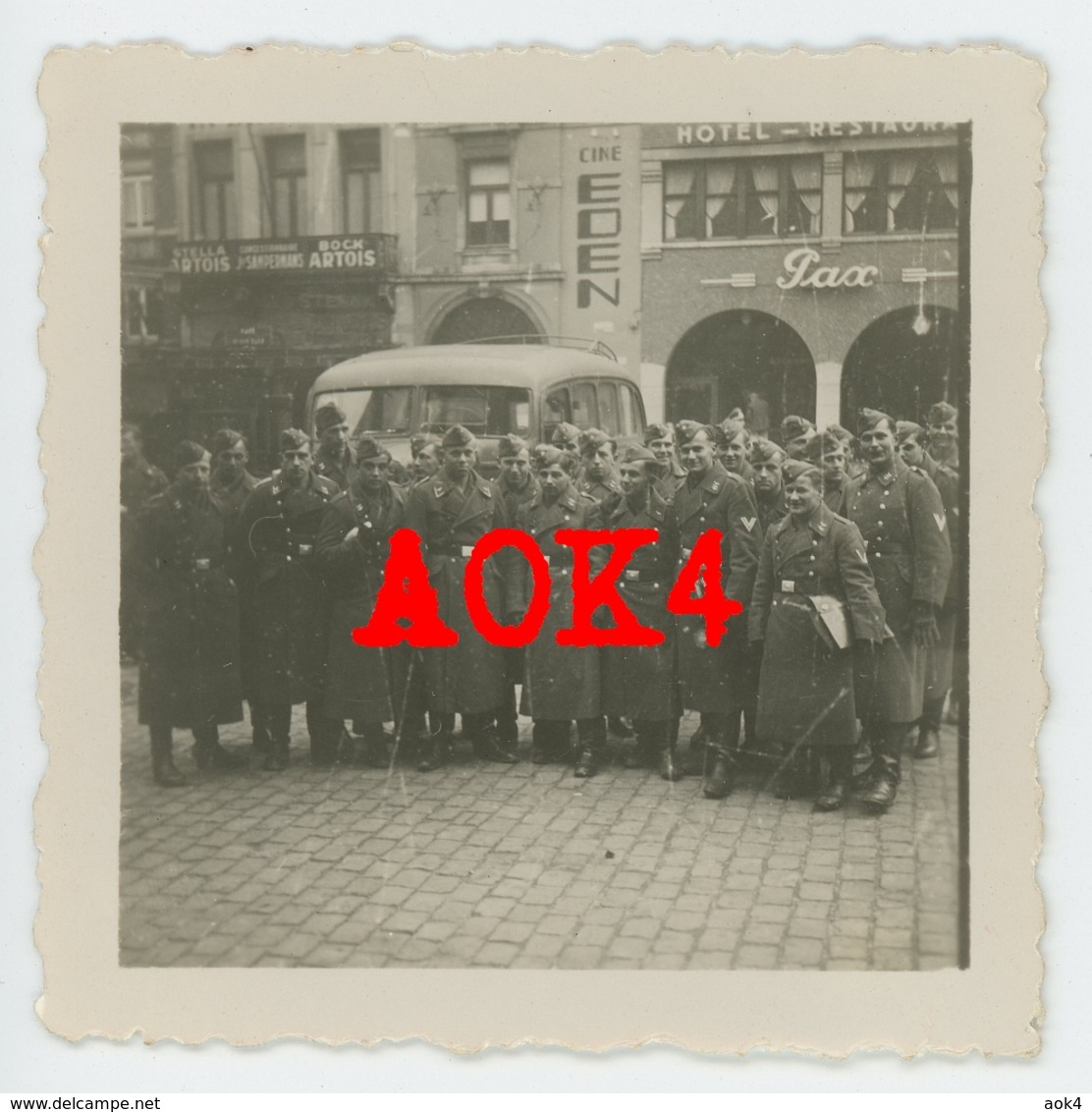 HASSELT Grote Markt Duitse Bezetting 1940 Flandern Limburg Luftwaffe Cine Eden Hotel Pax Continental Two Wolfs Cafe Bier - Guerre, Militaire