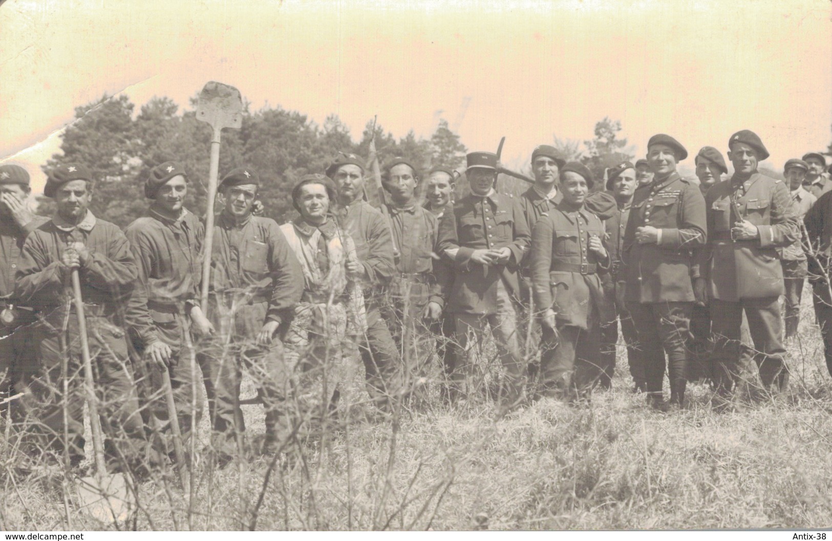 J55 - MILITARIA - Un Groupe De Tankistes Du 504e Régiment De Chars De Combat Alpins De Valence - Guerra 1914-18