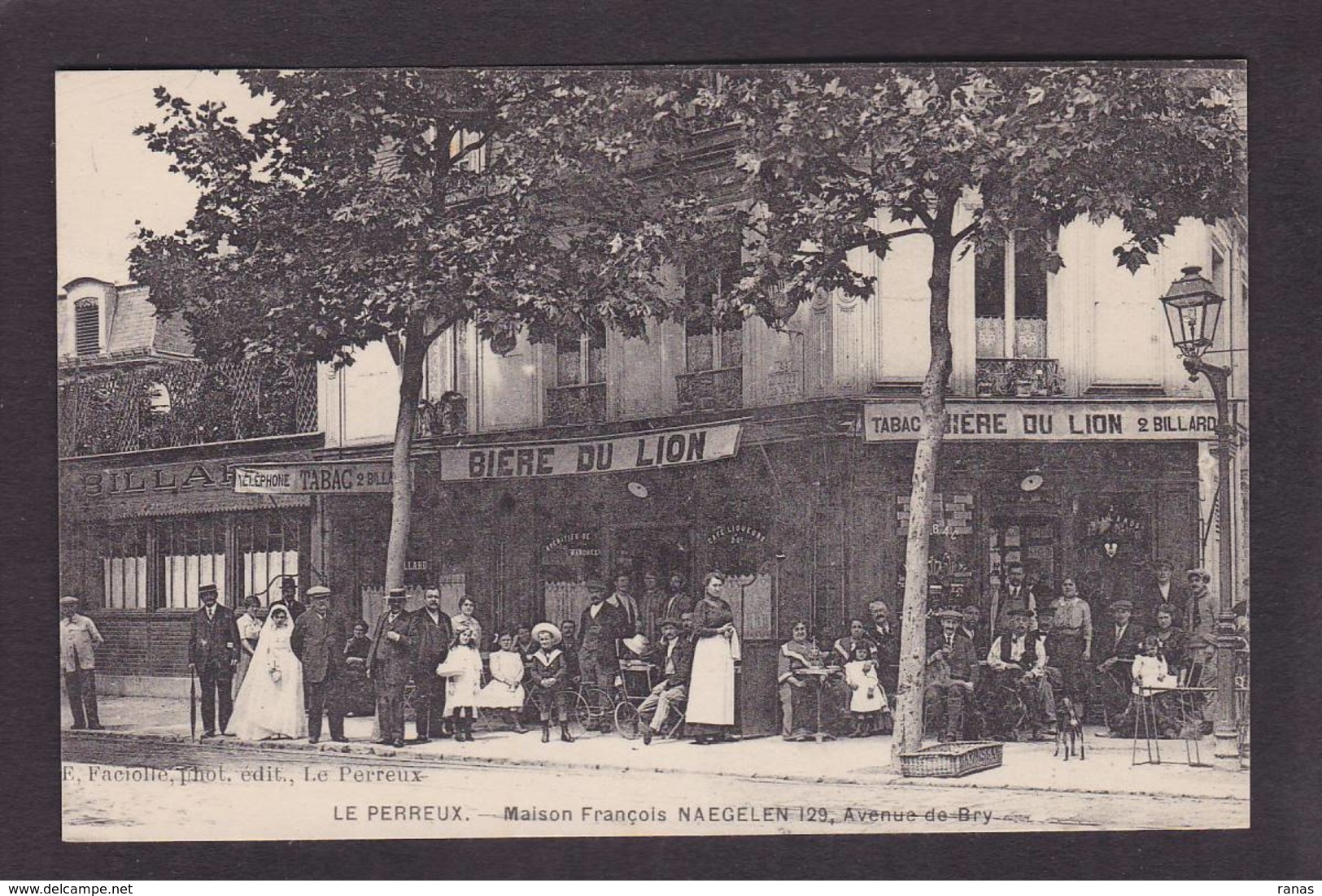 CPA Commerce Magasin Le Perreux Bière Du Lion écrite - Shops