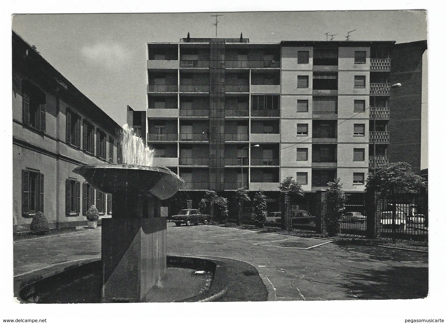 4107 - SESTO S GIOVANNI CORTILE DEL COMUNE 1950 CIRCA Auto Car - Sesto San Giovanni