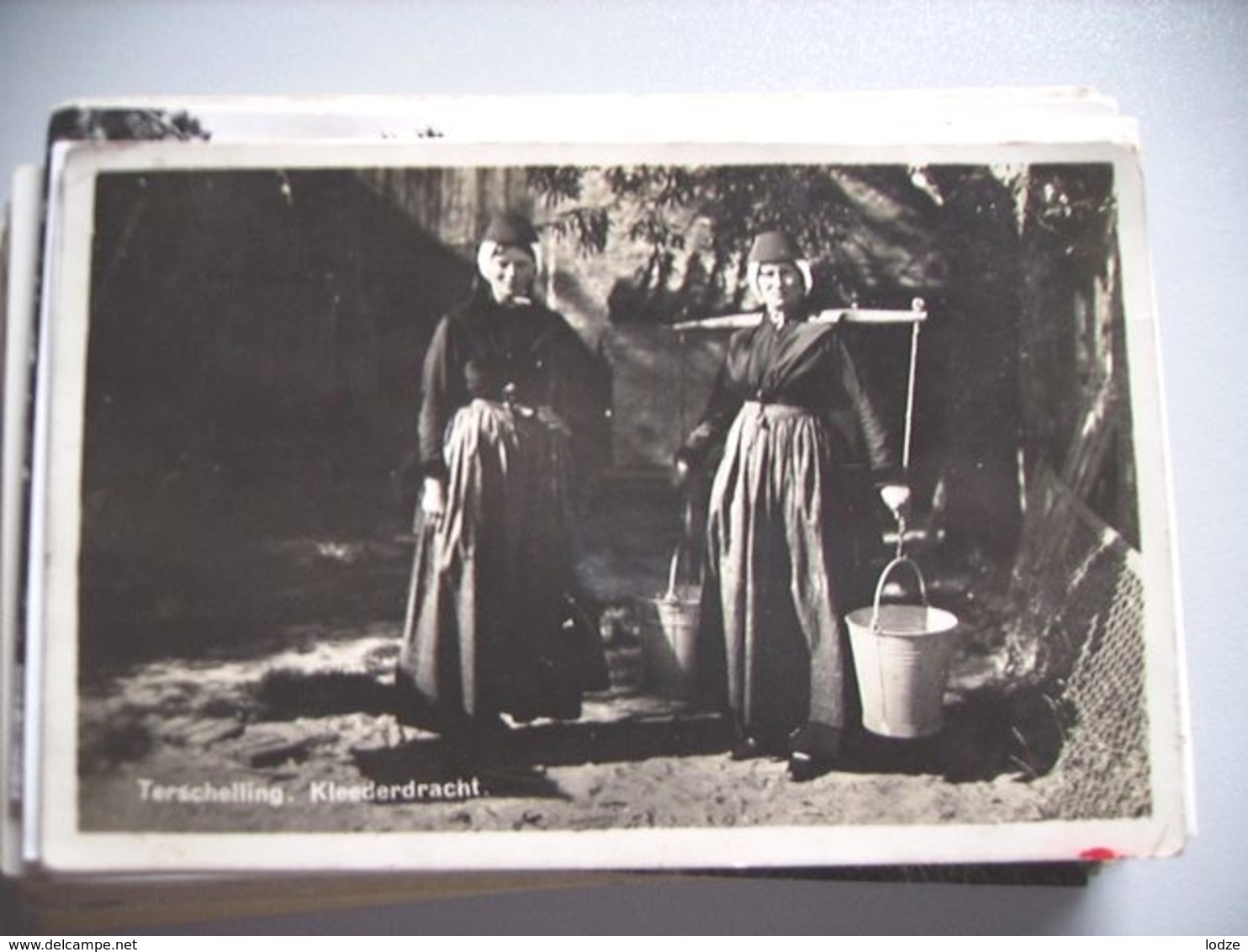 Nederland Holland Pays Bas Terschelling Met Dames In Klederdracht Oud - Terschelling