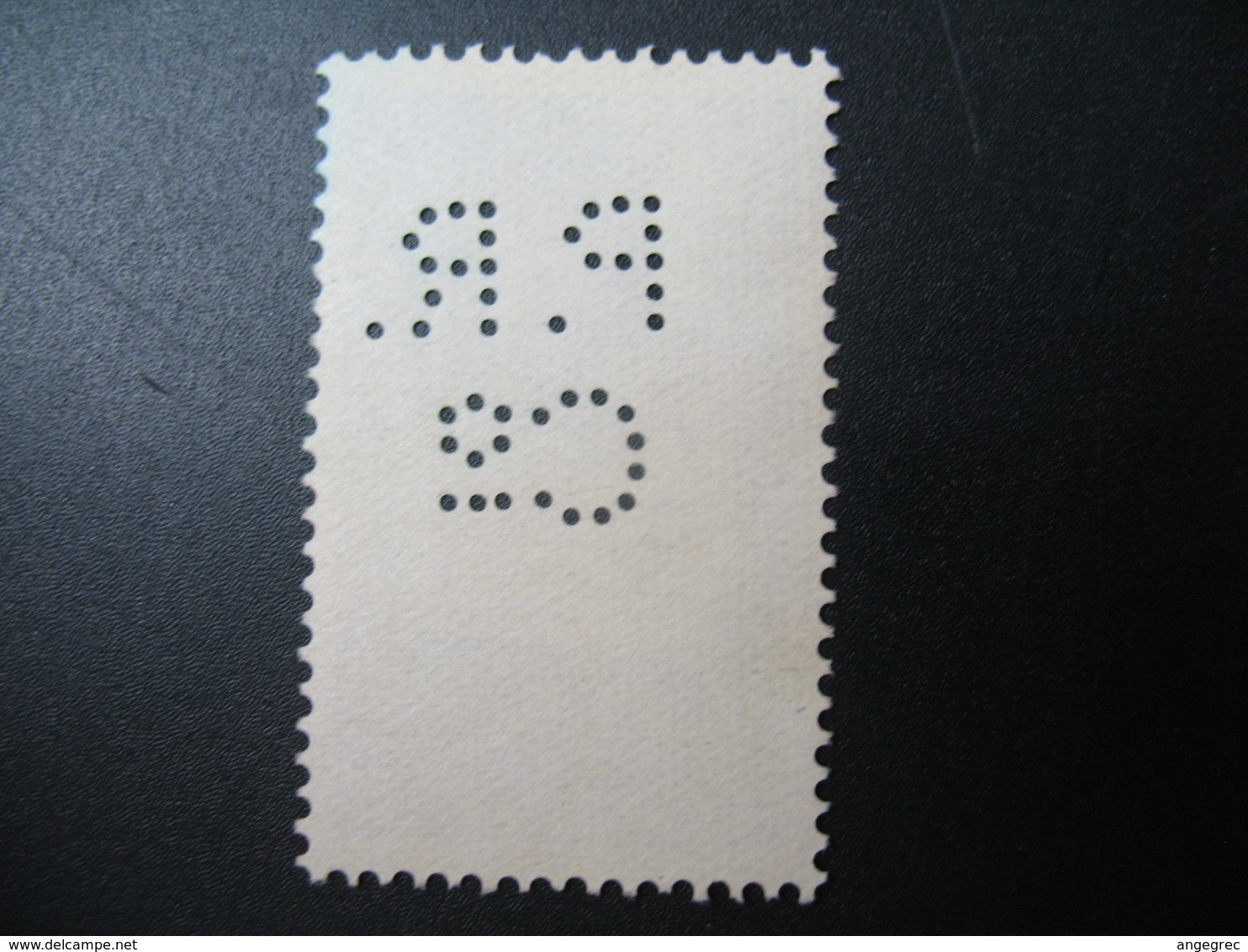 Perforé  Perfin  Suisse  à Voir ;   Perforation   PRC°      Ref  P 10 - Perfins