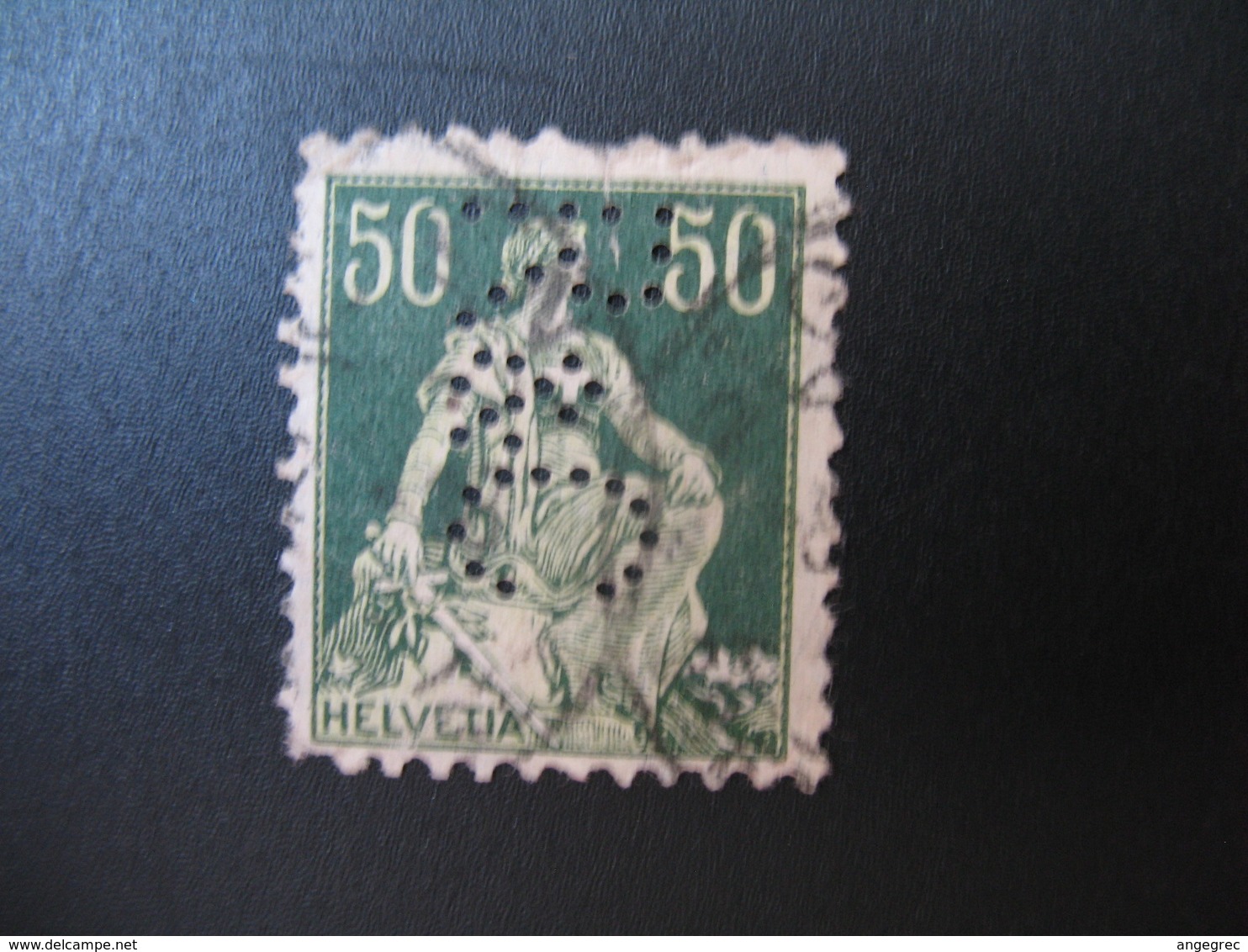 Perforé  Perfin  Suisse  à Voir ;   Perforation   R&C      Ref  R 20 - Perforadas