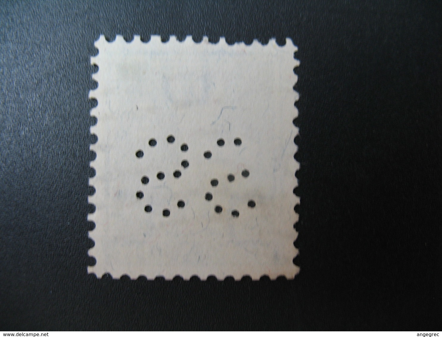 Perforé  Perfin  Suisse  à Voir ;   Perforation   SS     Ref  S 61 - Gezähnt (perforiert)