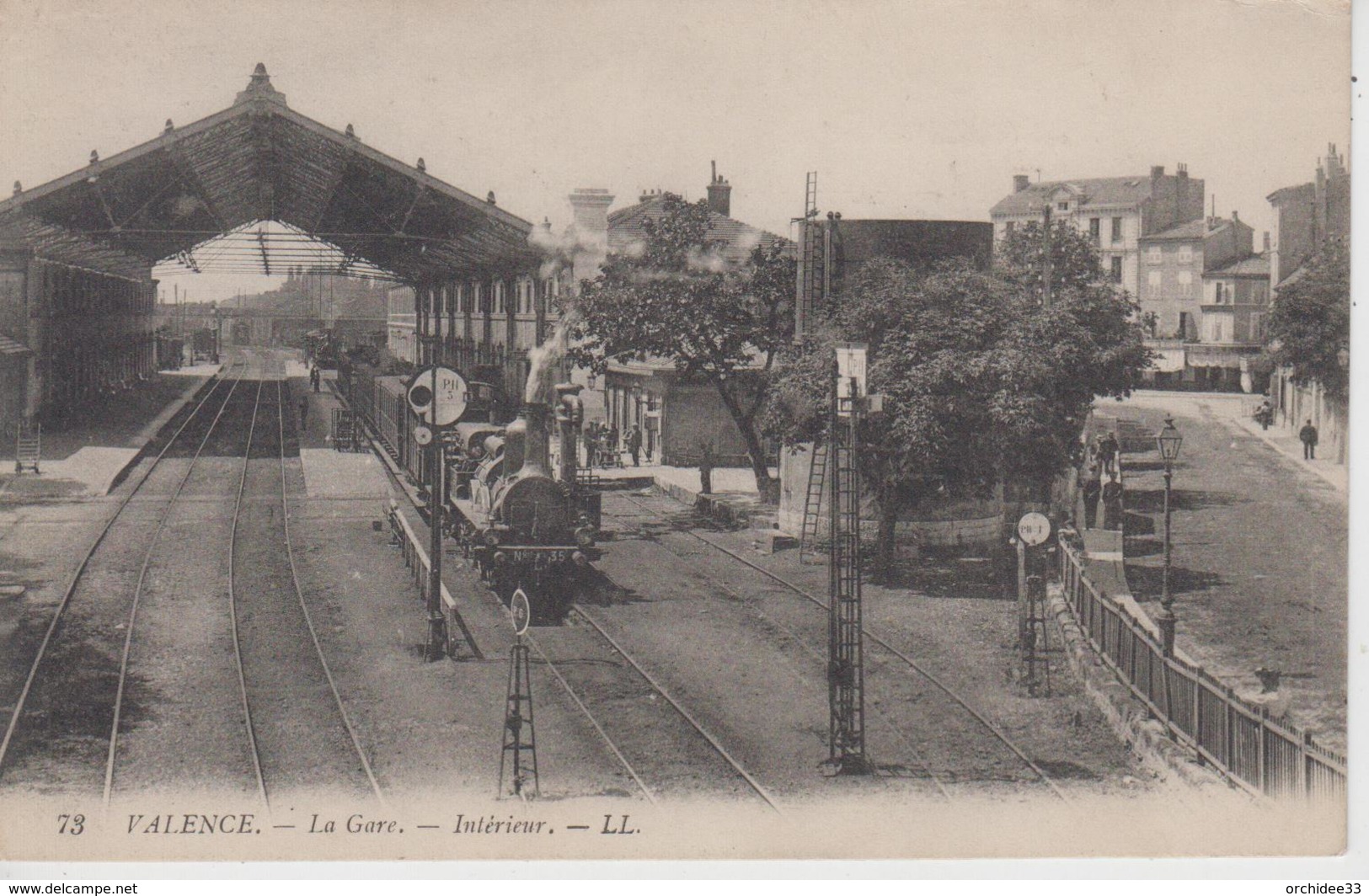 CPA Valence - La Gare - Intérieur (avec Train En Joli Plan) - Valence