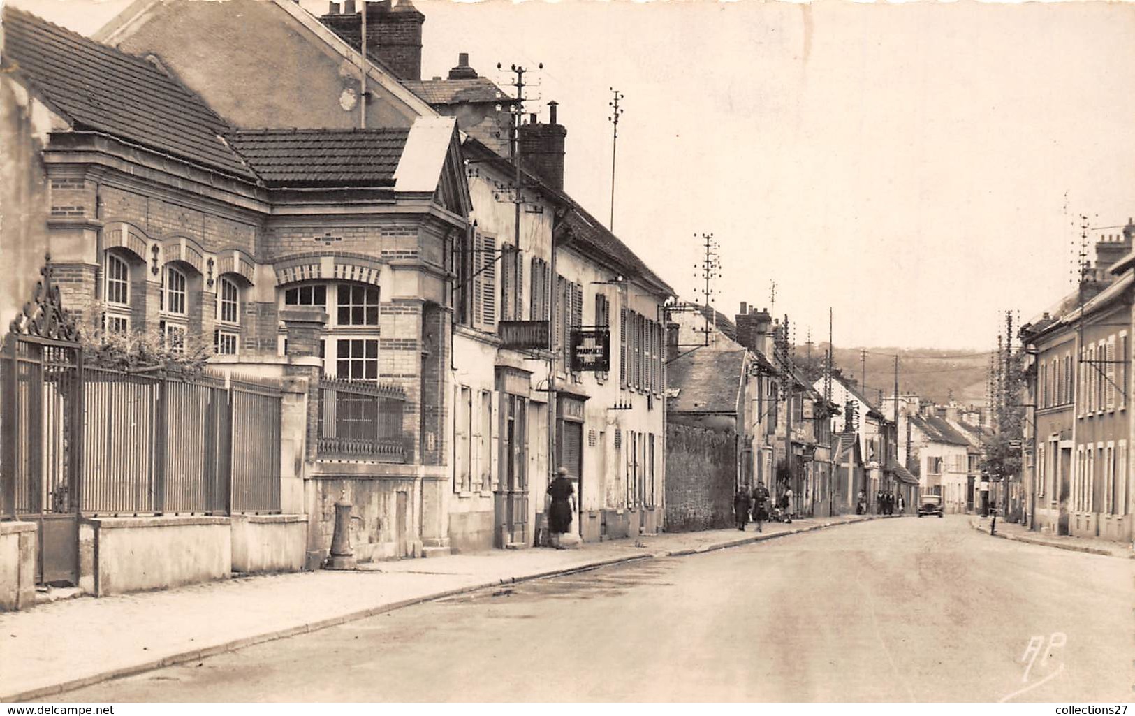 78-ROSNY-SUR-SEINE- RUE NATIONALE ET L'ECOLE MATERNELLE - Rosny Sur Seine