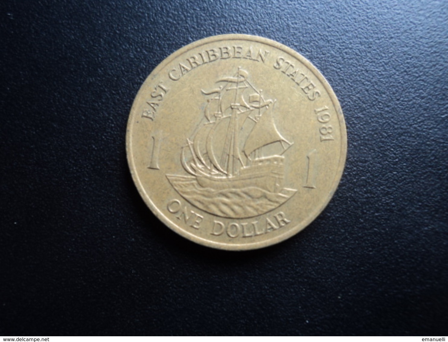 CARAÏBES ORIENTALES : 1 DOLLAR   1981    KM 15     SUP - Caraïbes Orientales (Etats Des)
