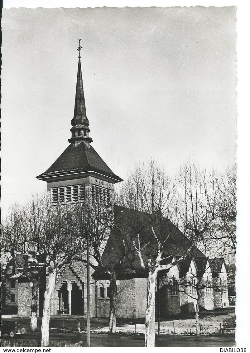 ANNECY  ( HAUTE SAVOIE )   SAINT-JOSEPH DES FINS...LA TOUR ET SA FLÈCHE - Annecy