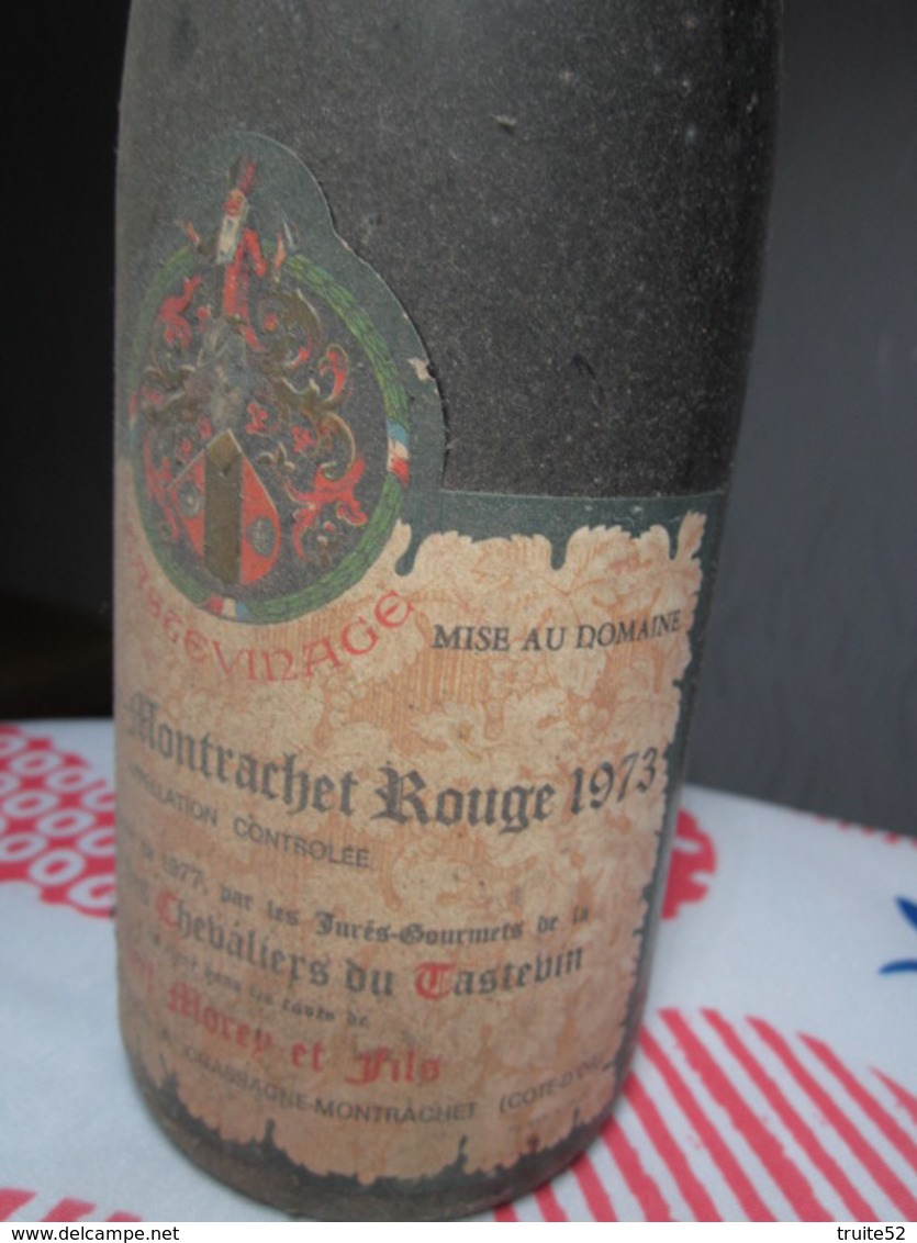 1973 CHASSAGNE-MONTRACHET ROUGE (Bourgogne) N° 001378 Propriétaire Albert MOREY Et Fils 5 Cm Au Collier - Vin