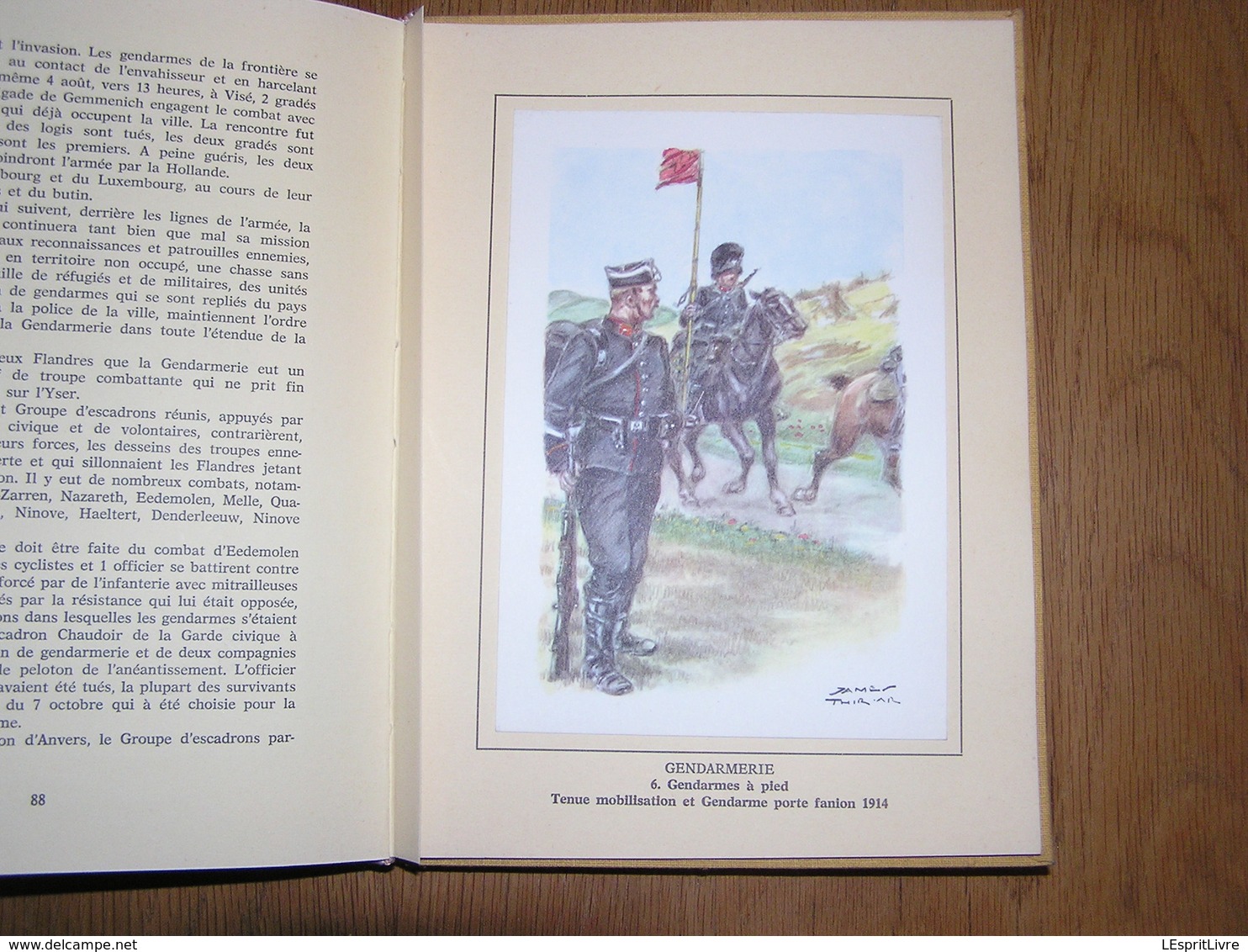 UNIFORMES BELGES Tome 1 Illustrations James Thiriar Album Chromos Historia Guerre 14 18 40 45 Gendarmerie Infanterie