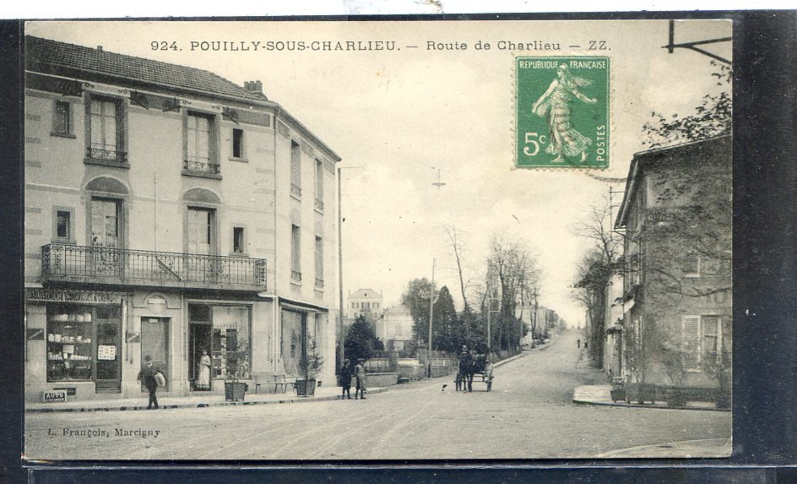 CPA 42 LOIRE   ....POUILLY SOUS CHARLIEU............animé - Autres & Non Classés