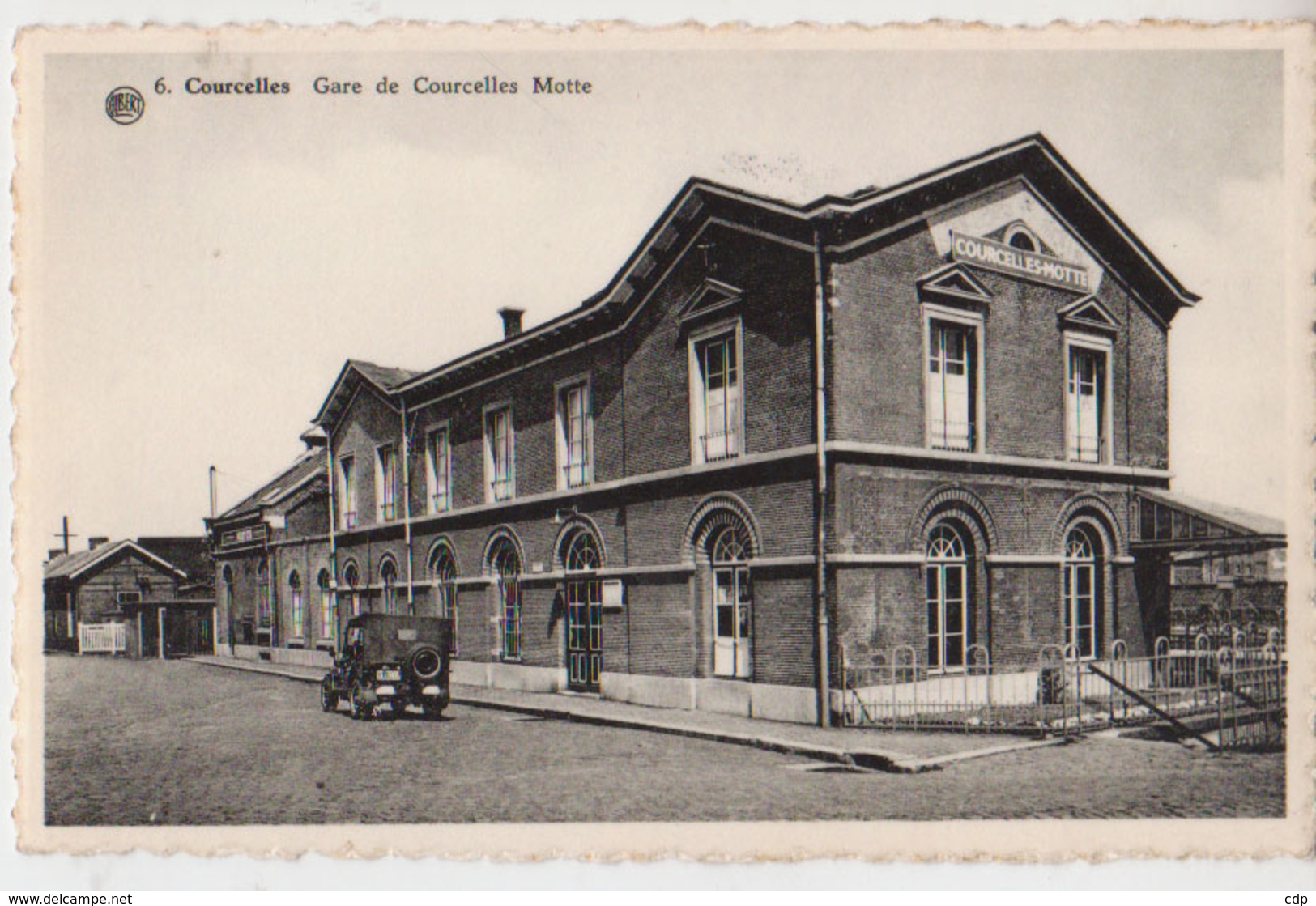 Cpsm Courcelles   Gare   Jeep - Courcelles