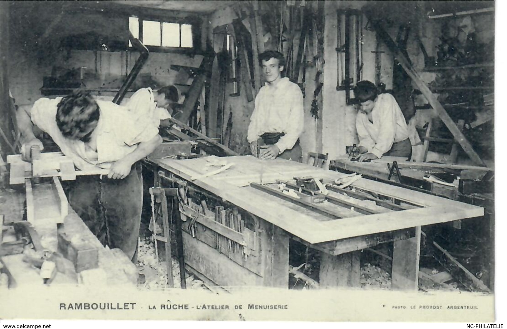 CPA 140 - Yveline - Rambouillet - La Ruche - L'atelier De Menuiserie - Rambouillet