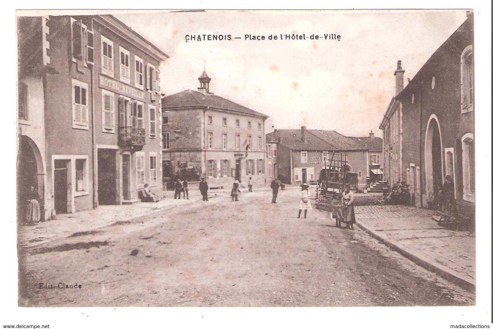 Châtenois  (88-Vosges) Place De L'Hôtel De Ville - Chatenois