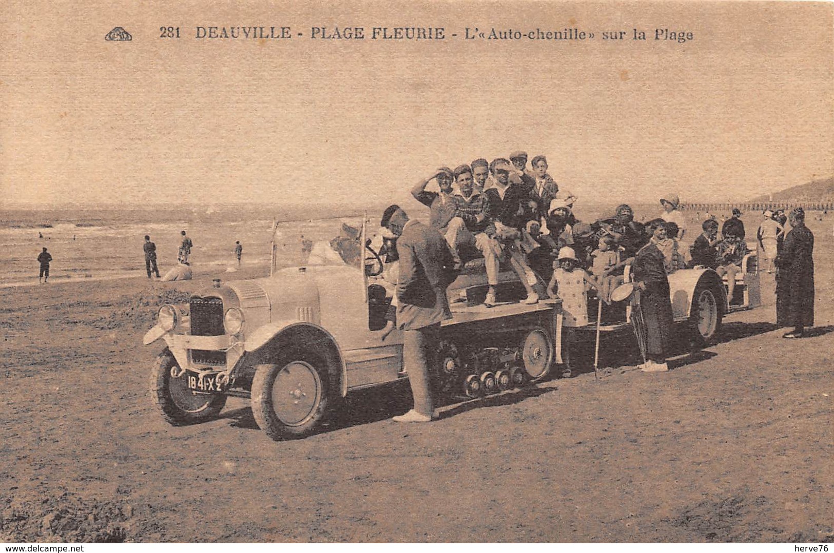 DEAUVILLE - Plage Fleurie - L'Auto-Chenille Sur La Plage - Deauville