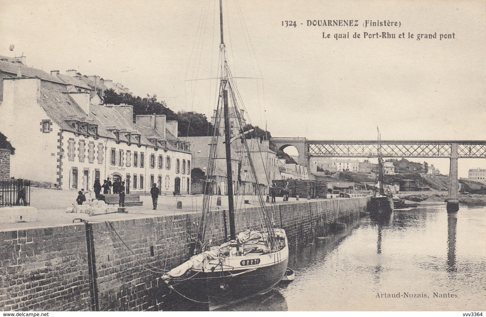 DOUARNENEZ (Finistère): Le Quai De Port-Rhu Er Le Grand Pont - Douarnenez