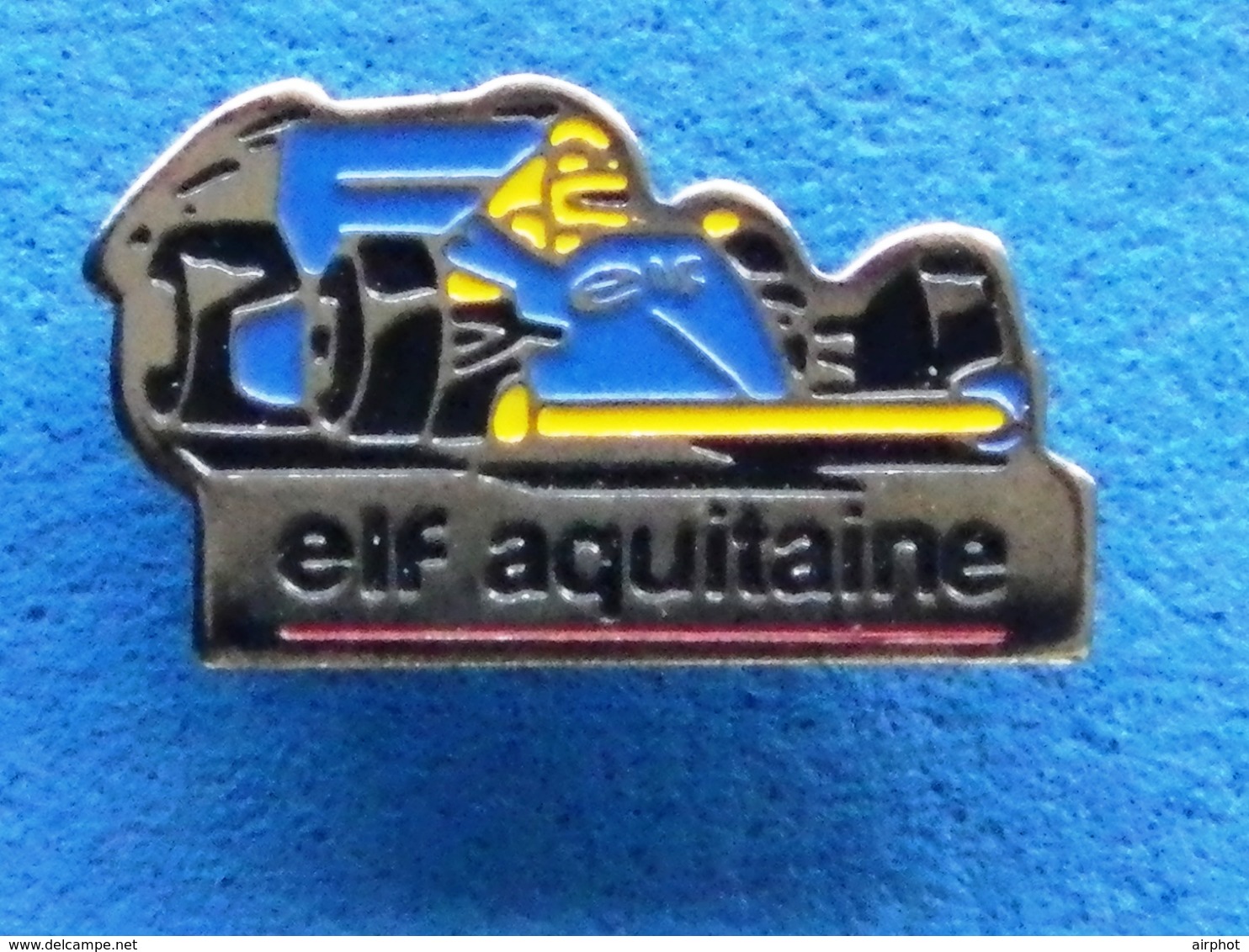 Pin's  AUTOMOBILE F1 ELF  Aquitaine - F1