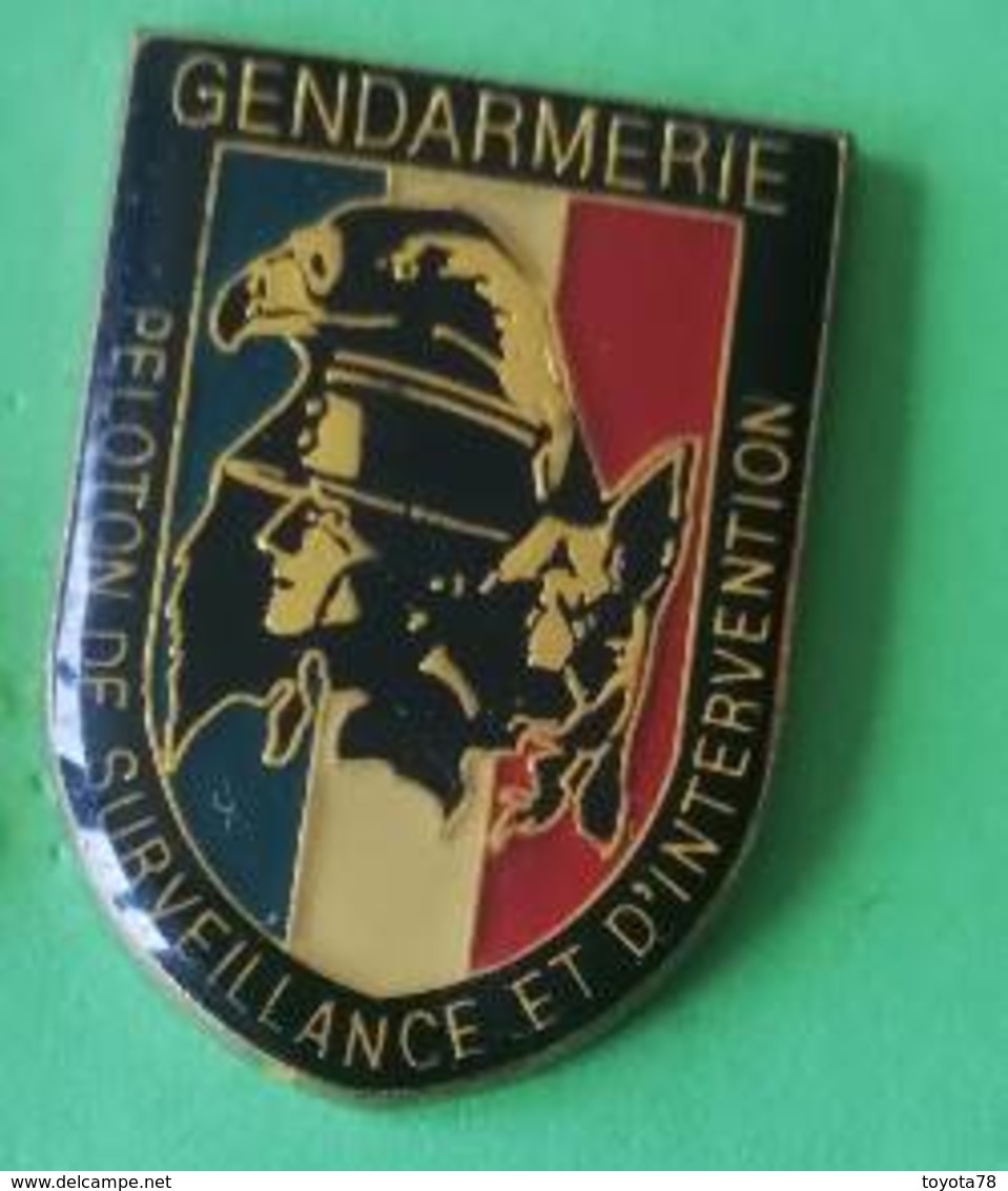Pin's -  GENDARMERIE - Peloton De Surveillance Et D'Intervention ( PSIG ) - Police
