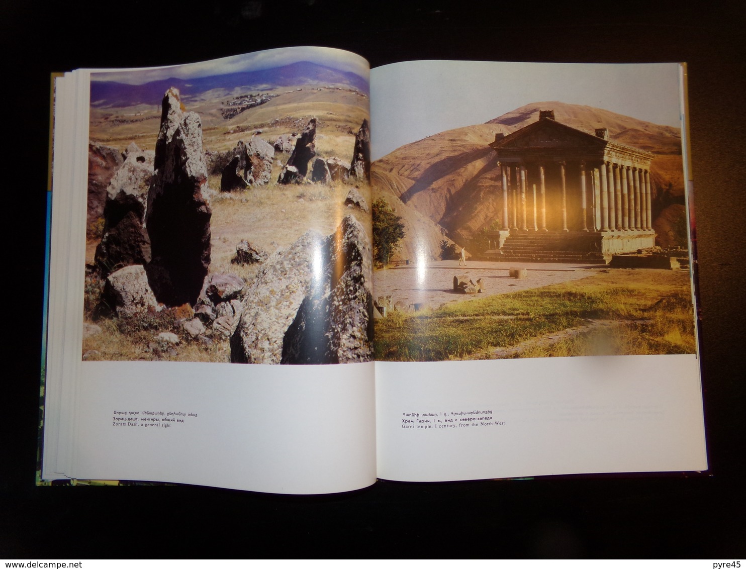 Architectural Monuments In The Soviet Armenia , 1989, Langue Russe, Arménien Et Anglais - Langues Slaves
