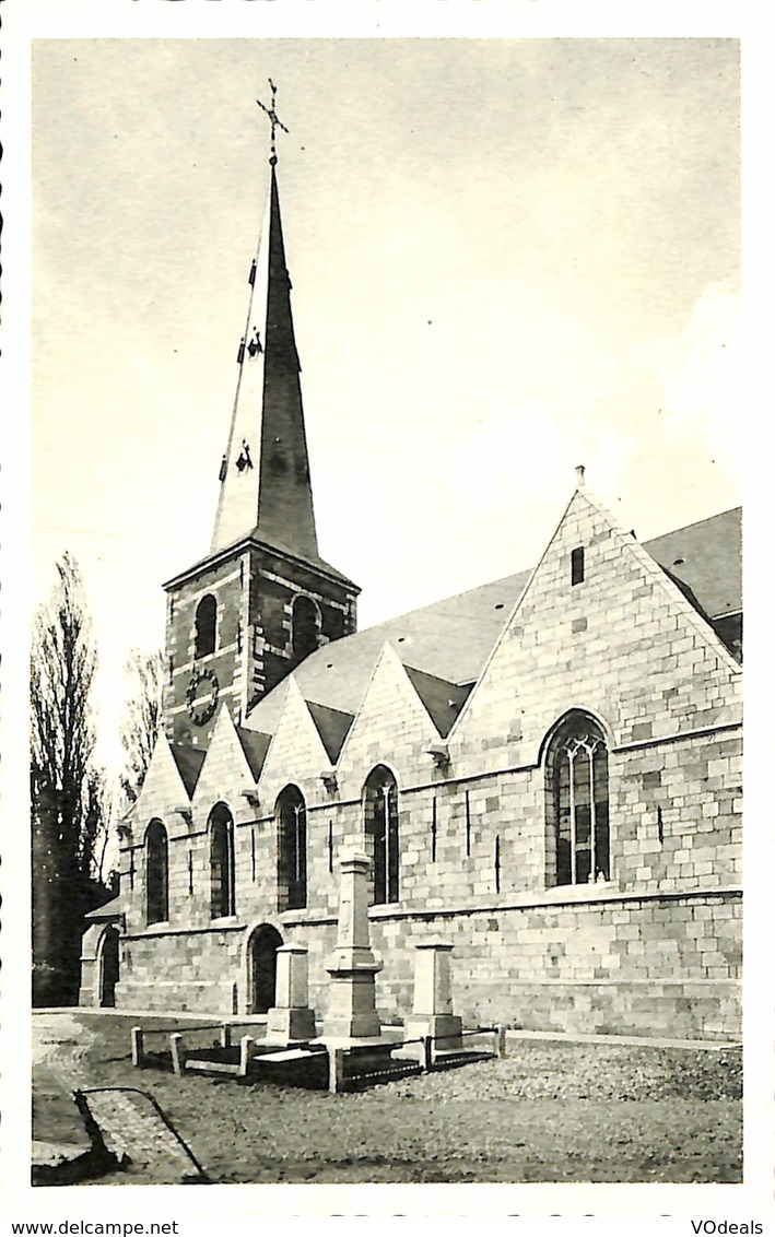 CPA - Belgique - Nalinnes - L'Eglise Du Centre Et Le Monument - Ham-sur-Heure-Nalinnes