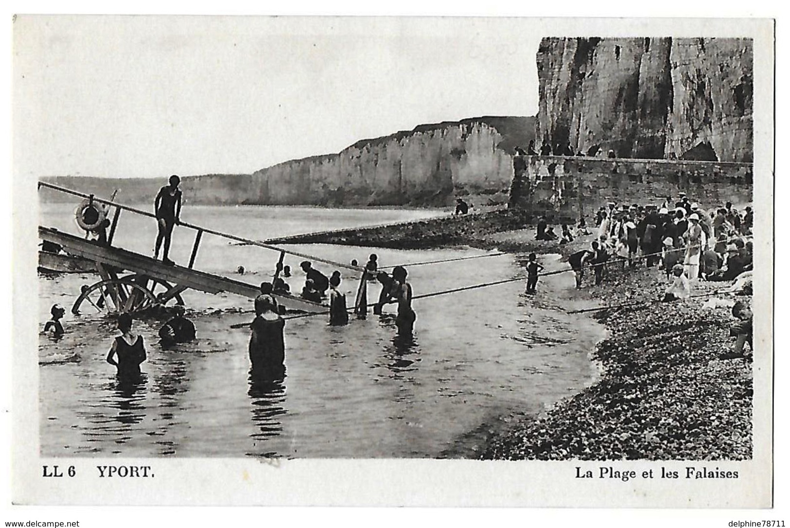 Yport-La Plage Et Les Falaises - Yport