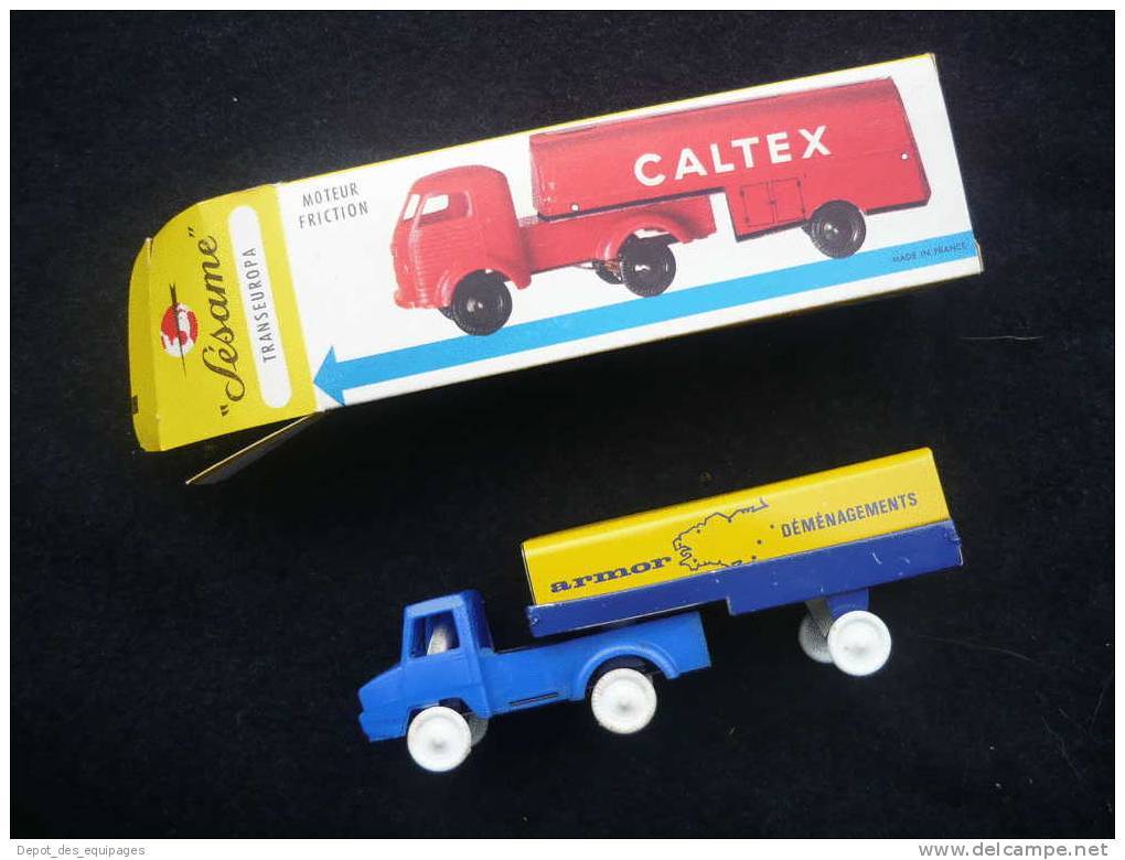 CAMION PUBLICITAIRE SESAME BERLIET STRADAIR  De Stock En Boite !!!! - Publicidad