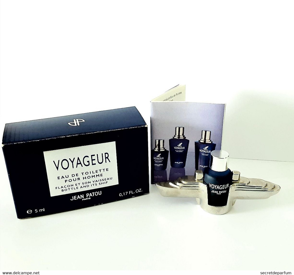 Miniatures De Parfum  VOYAGEUR  De  JEAN PATOU  5 Ml  EDT +  Bateau Métal + Boite   Miniature Verre BLEU MAT  Dépoli - Miniatures Hommes (avec Boite)