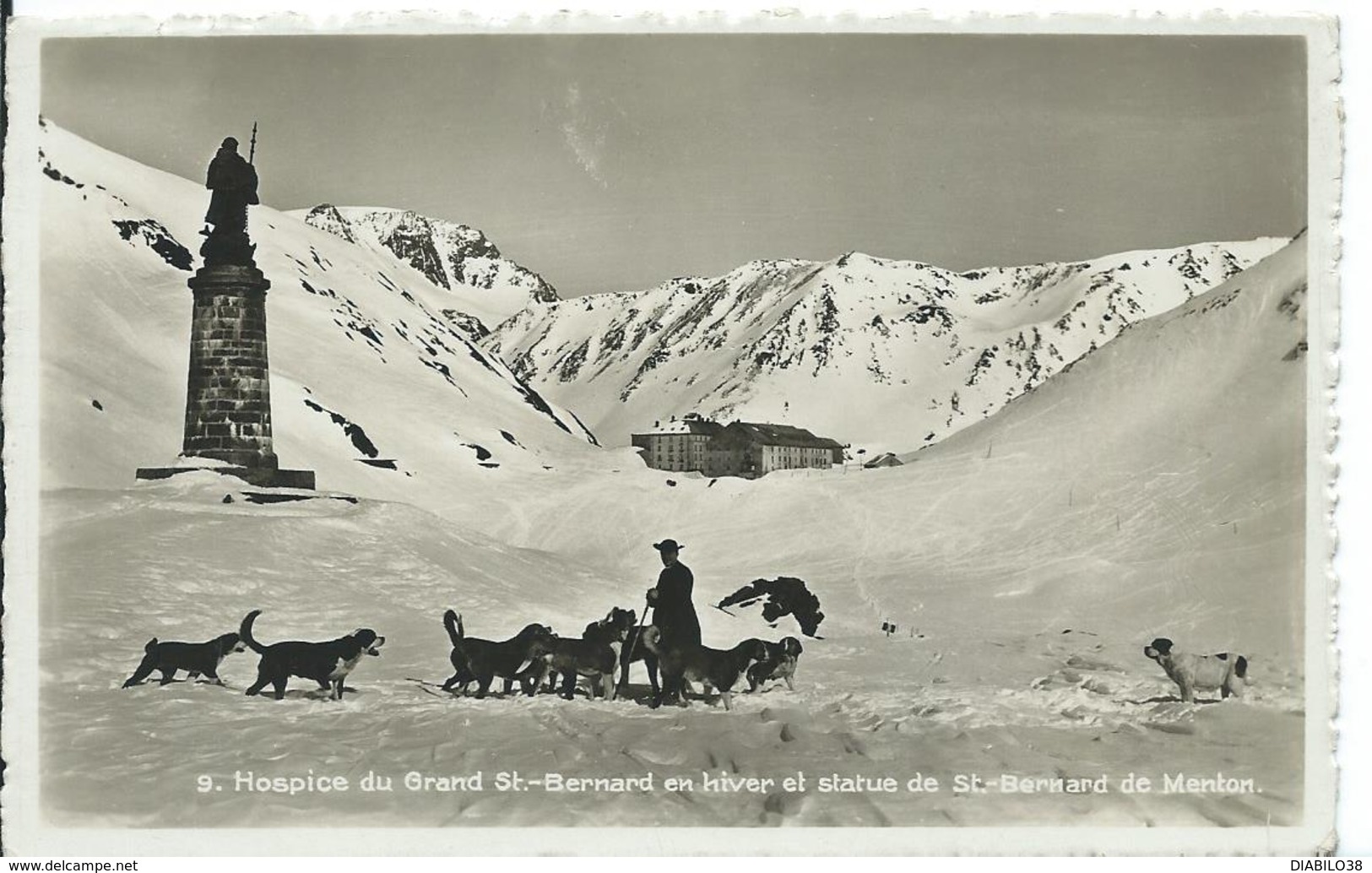 HOSPICE DU GRAND SAINT-BERNARD    (SUISSE  )  EN HIVER ET STATUE DE ST. BERNARD DE MENTON - Otros & Sin Clasificación