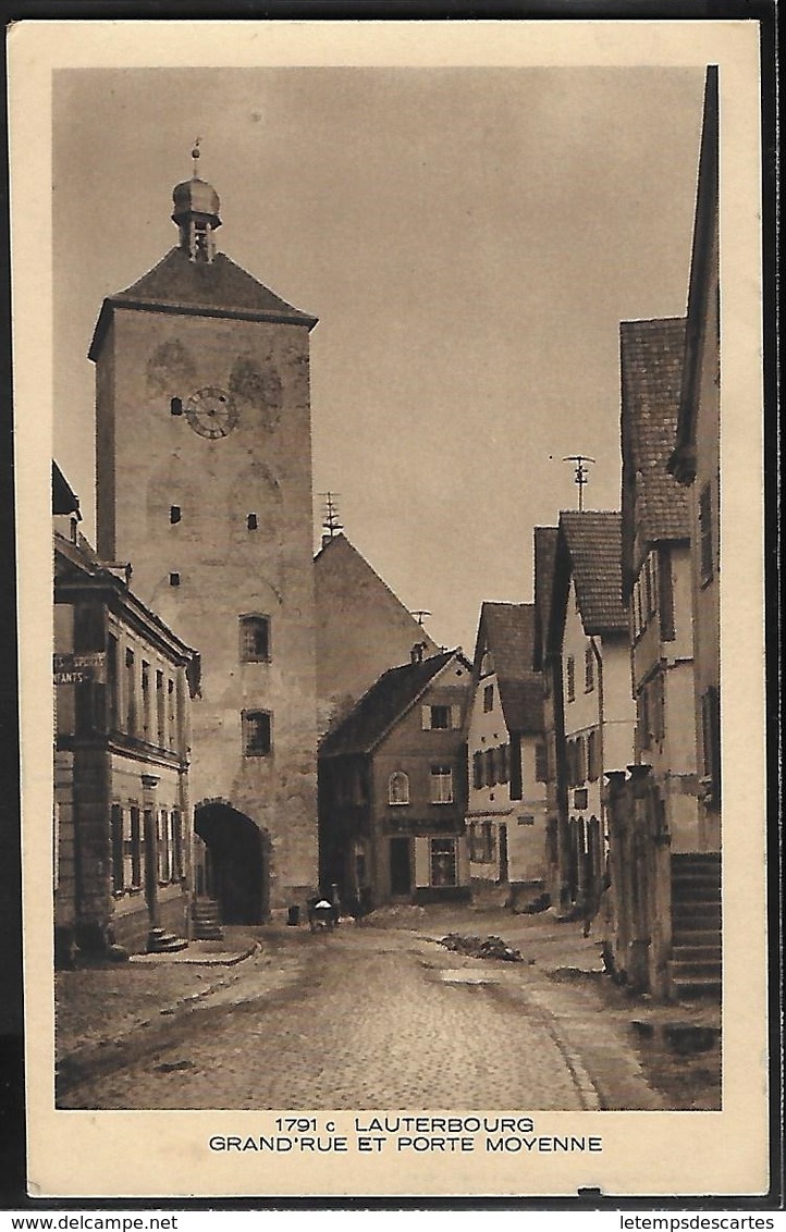 CPA 67 - Lauterbourg, Grand' Rue Et Porte Moyenne - Lauterbourg