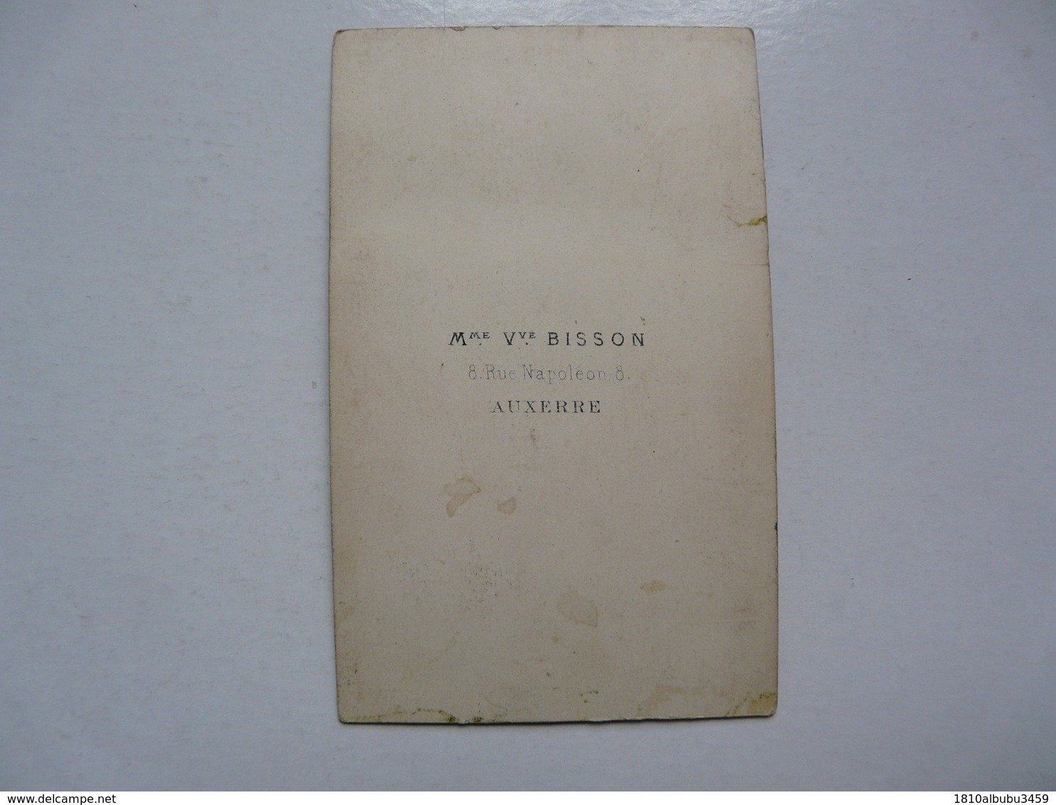 PHOTO ANCIENNE - FORMAT CARTE DE VISITE : Mme Vve BISSON 8 Rue Napoléon - AUXERRE - Anciennes (Av. 1900)