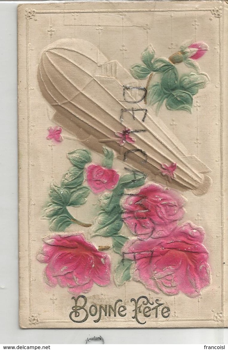 Un Zeppelin Largue Des Roses. Relief. - Dirigeables