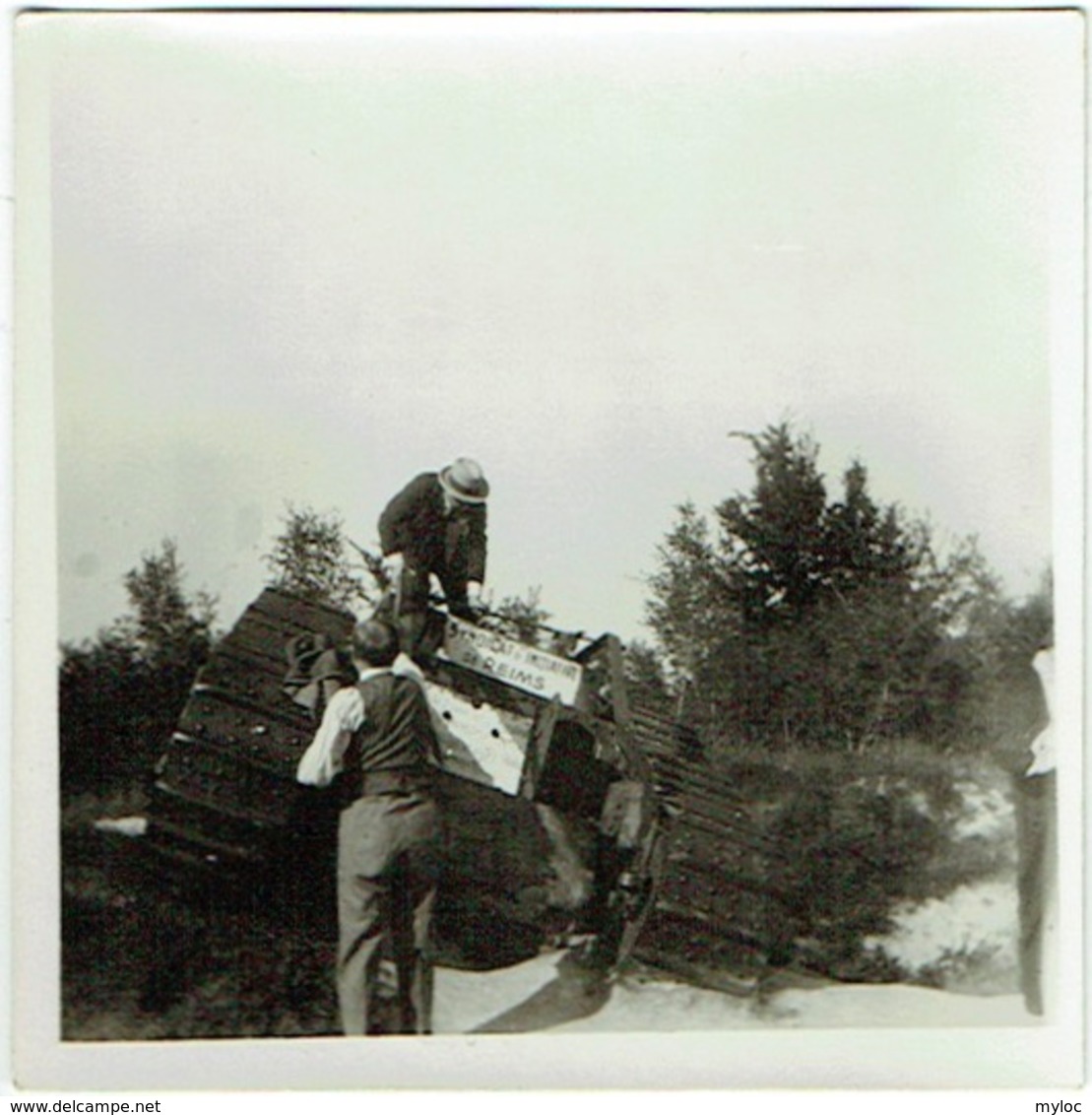 Foto/Photo. Militaria. Char /Tank. Reims. - Guerre, Militaire