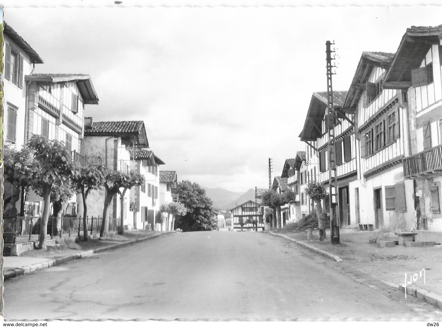 Ainhoa (Basses Pyrénées) La Rue Principale Du Village - Carte Yvon N° 5041 Non Circulée - Ainhoa