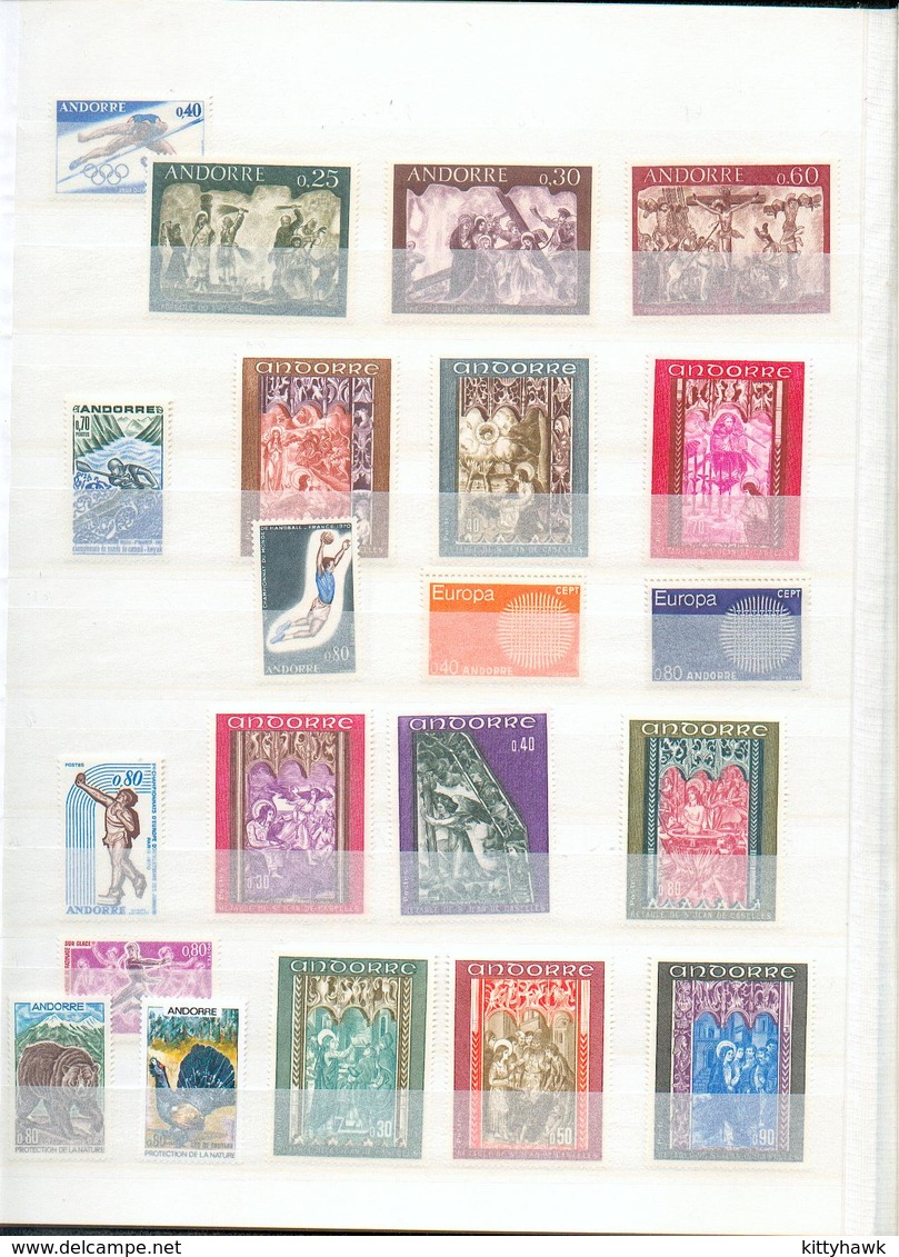 ANDORRE - Petite Collection De 260 Timbres - 1 Carnet - 1BF - Collections