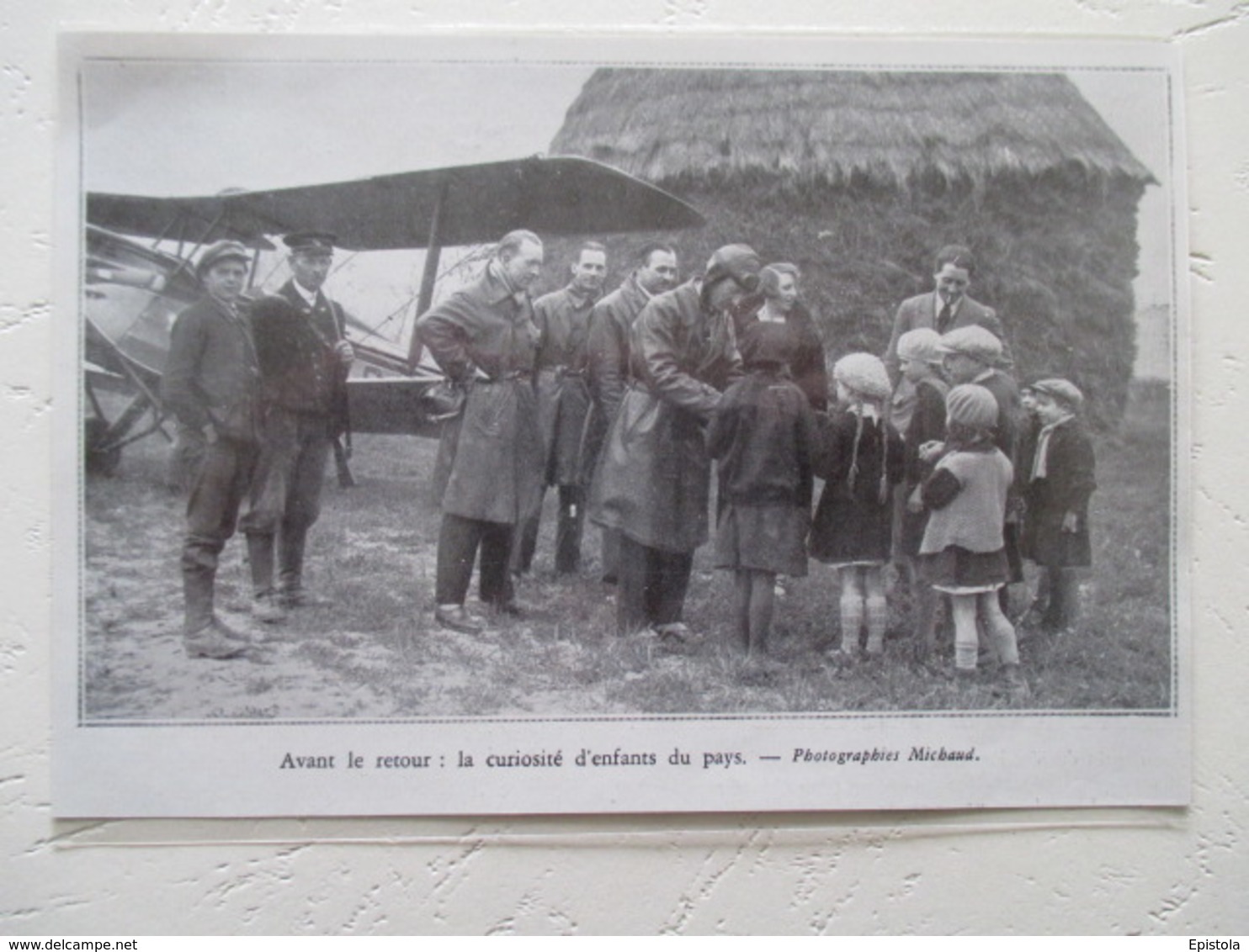 Environs De BRETIGNY - Enfants Du Pays, Garde Champêtre Et Avion Biplan En Escale Improvisée - Coupure De Presse De 1930 - Historical Documents