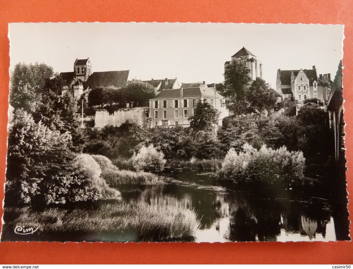 LE PONT ET L'EGLISE FORTIFIEE - La Roche Posay