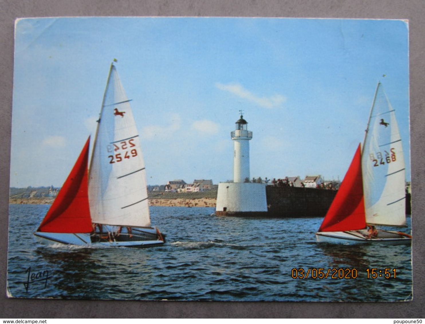 CP  29  AUDIERNE - Voiliers Ponants En Régates , Le PHARE Portuaire Du RAOULIC ,au Fond , La Grande Plage 1976 - Audierne