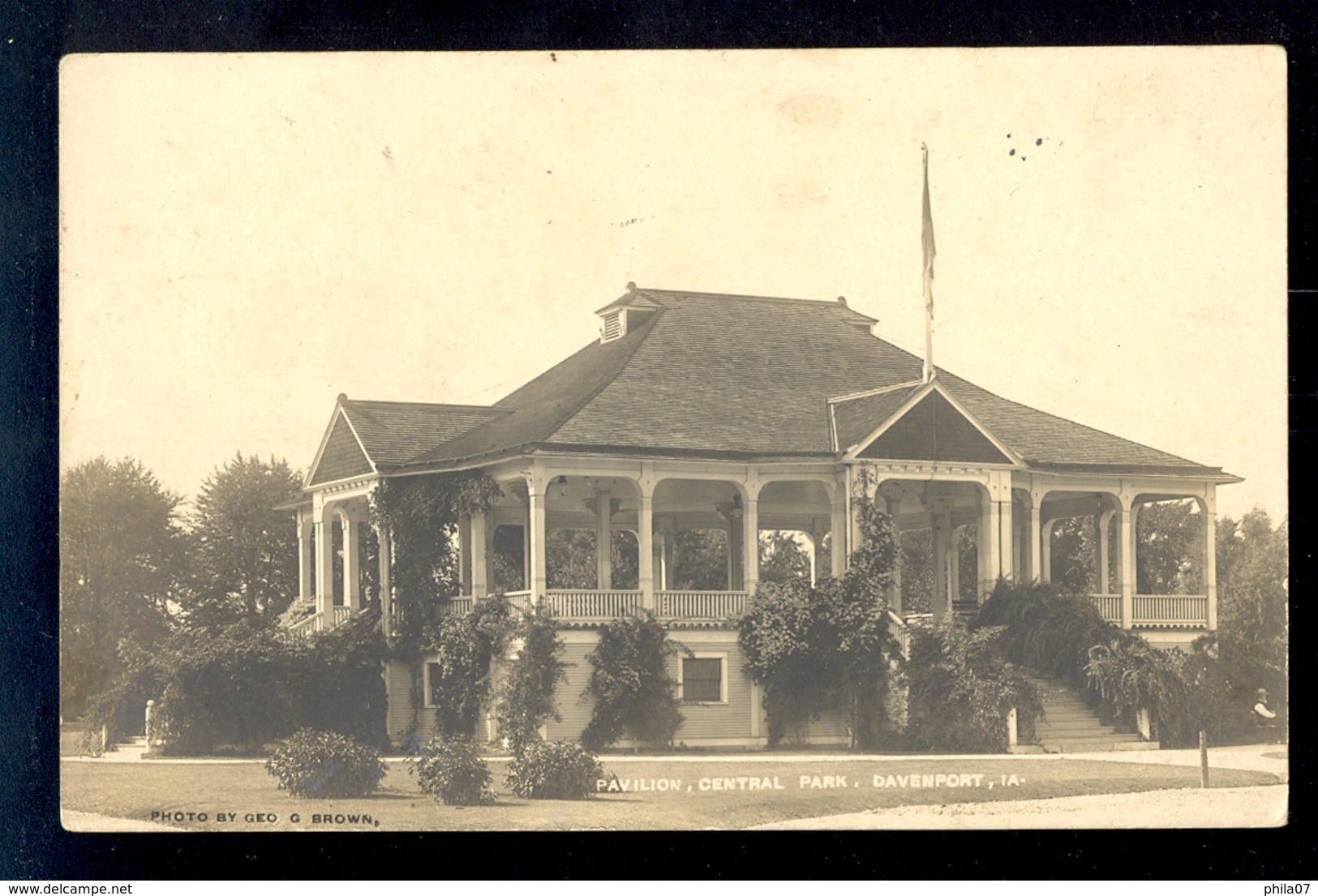 USA - Davenport IA, Pavilion Central Park / Photo By Geo G. Brown / Postcard Circulated - Davenport