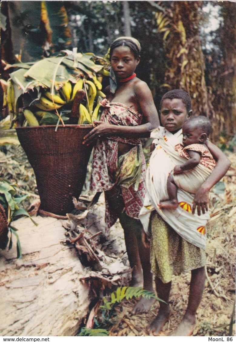 REPUBLIQUE DU GABON  - ENFANTS A LA CUEILLETTE DES BANANES - Gabon