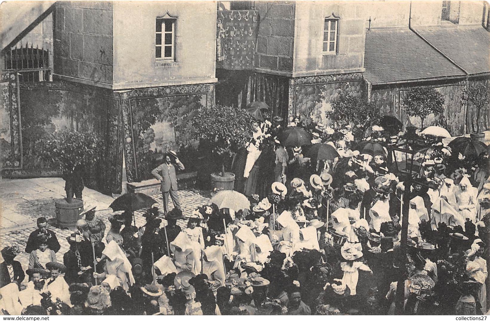 75004-PARIS-PROCESSION DE LA FÊTE-DIEU, DANS LA COUR D'HONNEUR DE L'HÔTEL-DIEU - Arrondissement: 04