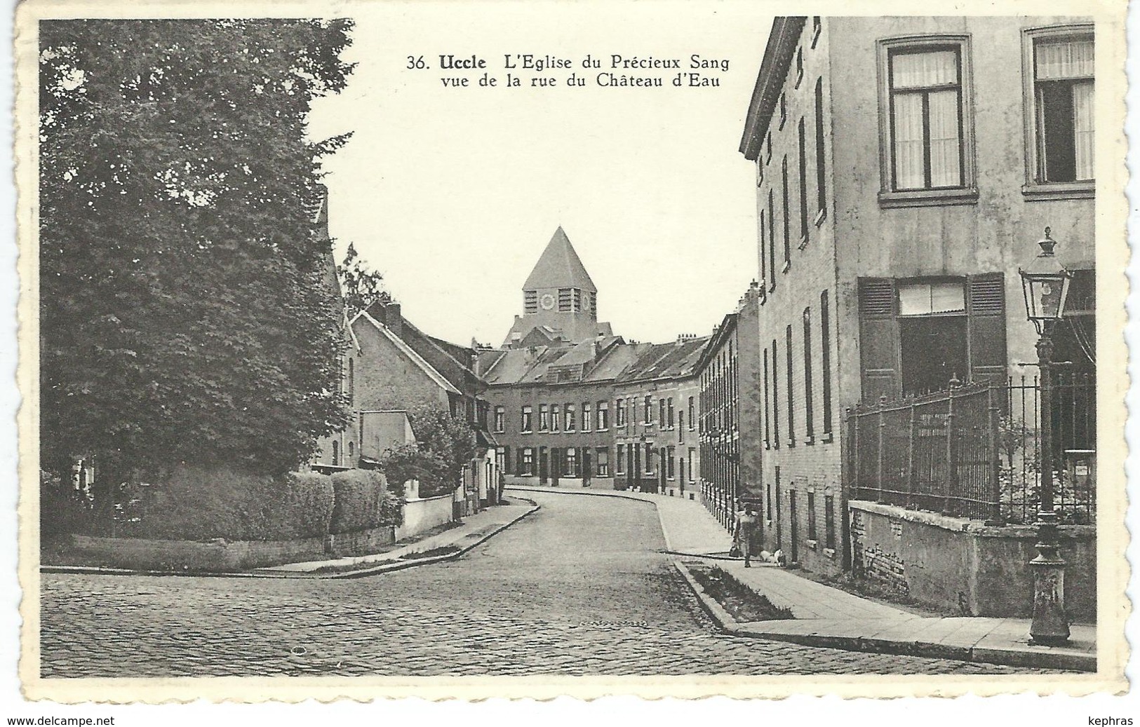 36. UCCLE : L'Eglise Du Précieux Sang Vue De La Rue Du Chateau D'Eau - Uccle - Ukkel