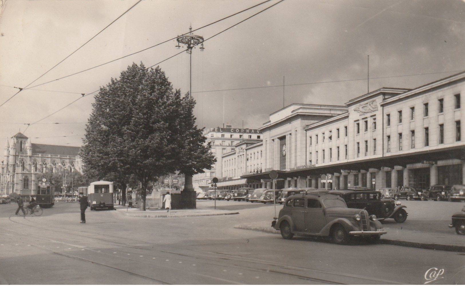 3-7----geneve---la Gare De Cornavin Et L Eglise Notre Dame - Genève