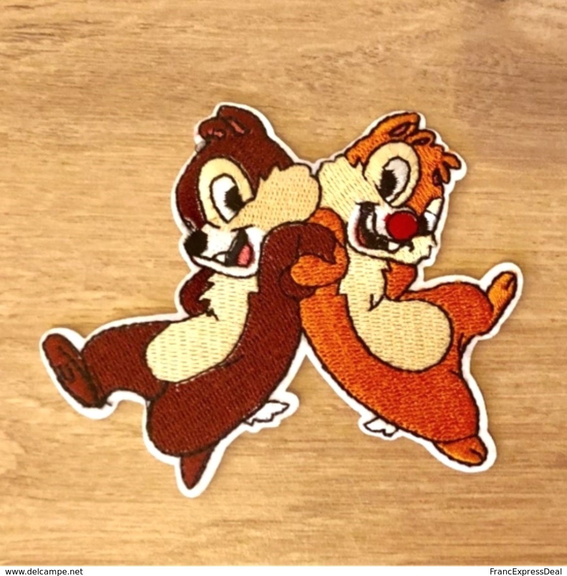 Écusson Brodé Thermocollant NEUF ( Patch Embroidered ) - Tic Et Tac Chip And Dale - Ecussons Tissu