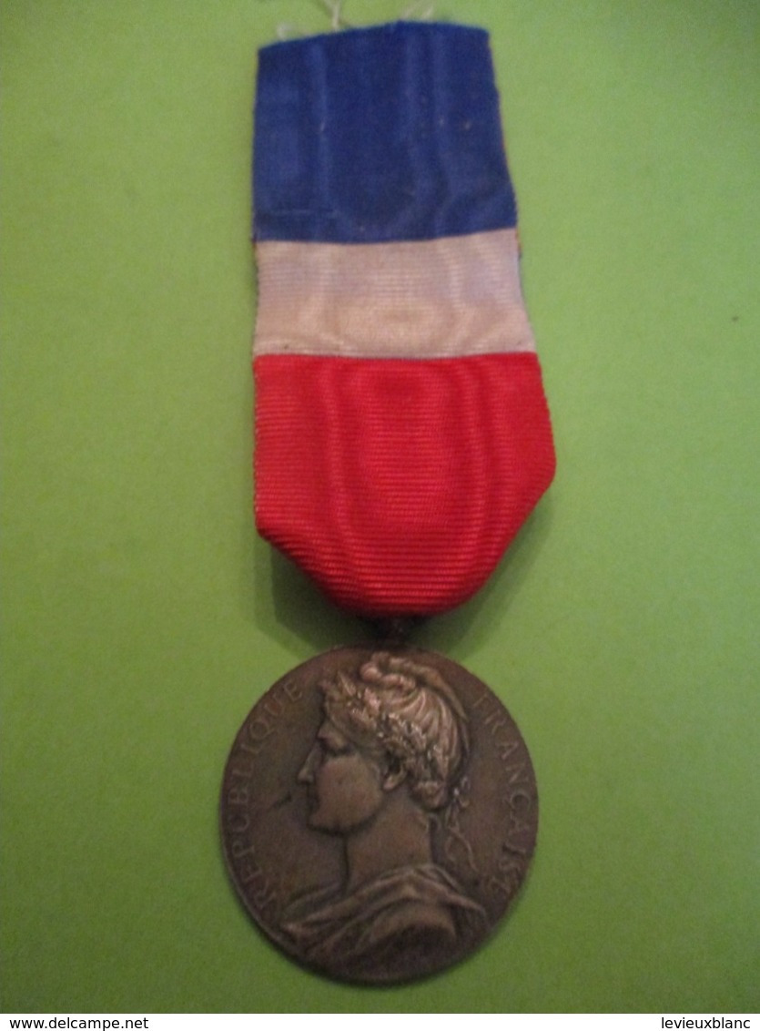 Médaille  Du TRAVAIL Française Ancienne/Ministère Du Commerce Et De L'Industrie/Borrel/ Voisin / 1930       MED325 - Francia