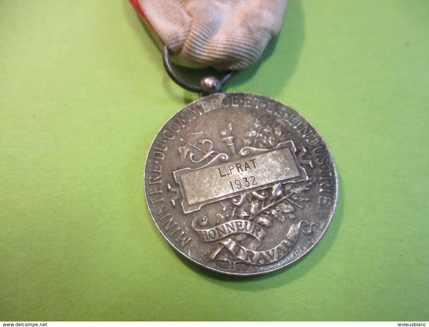 Médaille  Du TRAVAIL Française Ancienne/Ministère Du Commerce Et De L'Industrie/Borrel/ L PRAT / 1932       MED326 - Francia