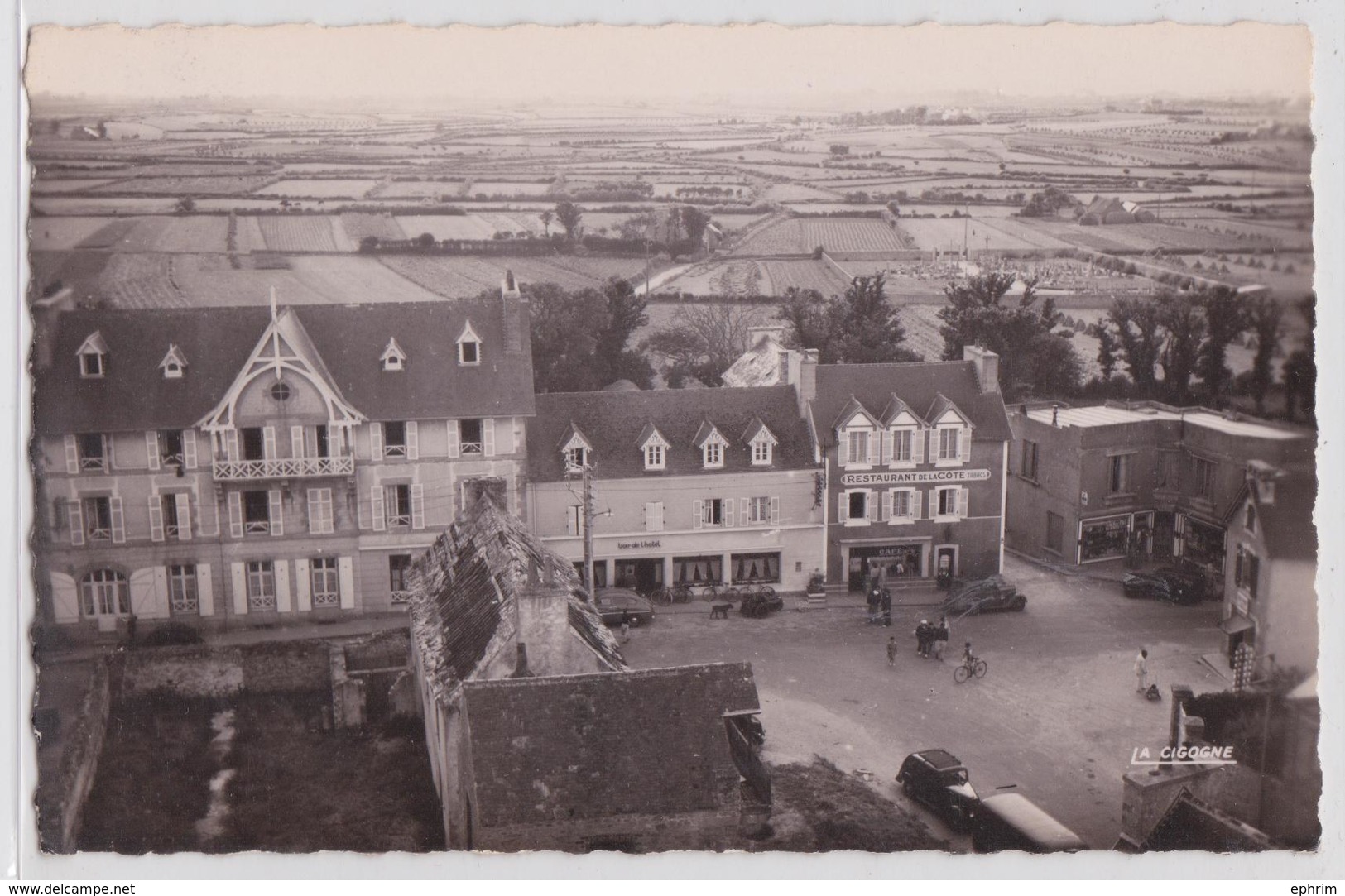 Brignogan-Plage - La Place - Brignogan-Plage