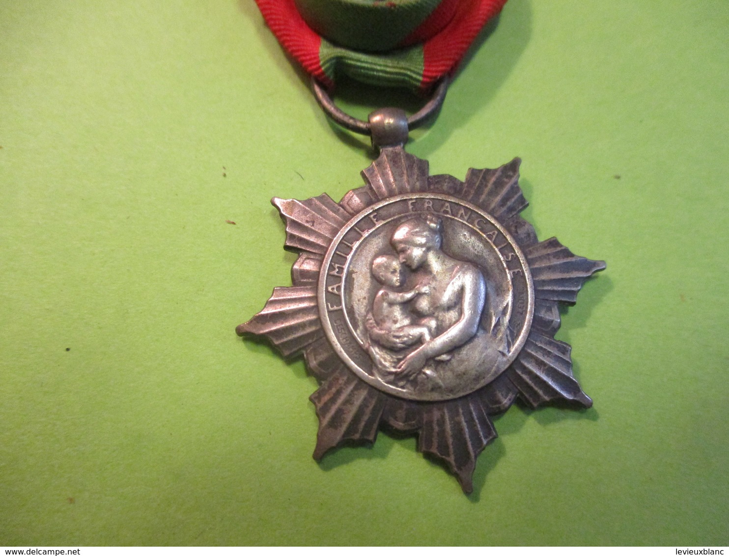 Médaille De La Famille Française/République Française/Ministére De L'Hygiéne/La Patrie Reconnaissante / 1911      MED329 - Frankrijk