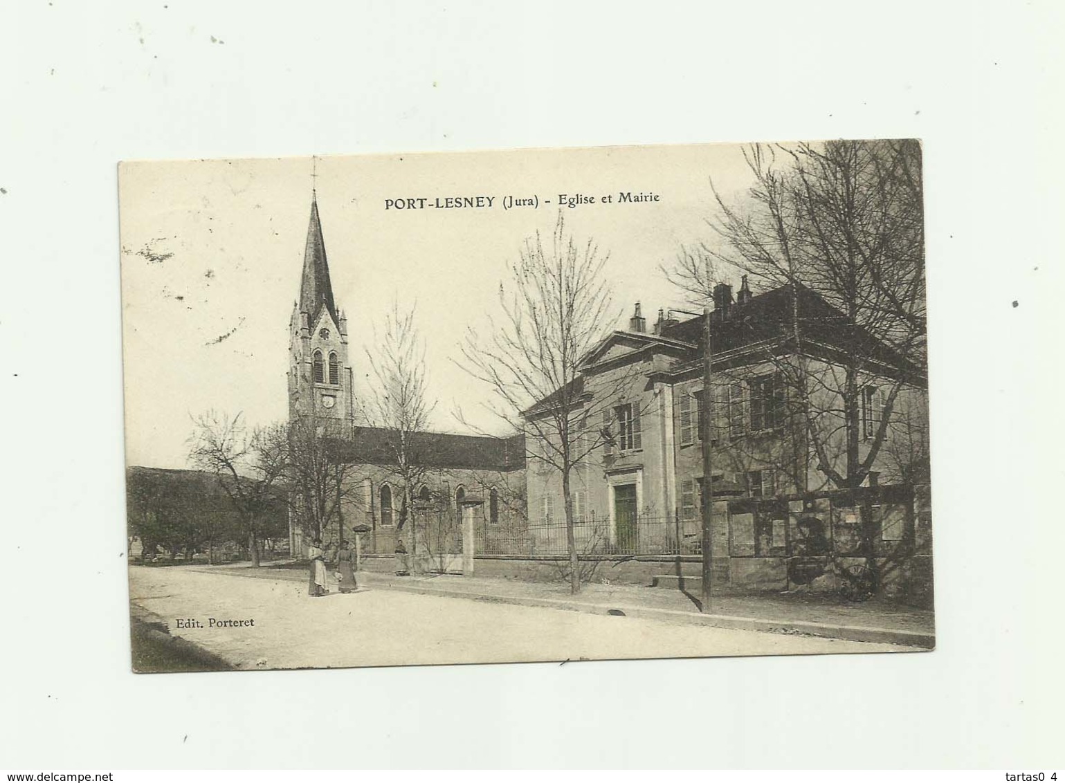 39 - PORT LESNEY - église Et Mairie Petite Animation  Pli Droite Invisible Scan Sinon Bon - Altri & Non Classificati