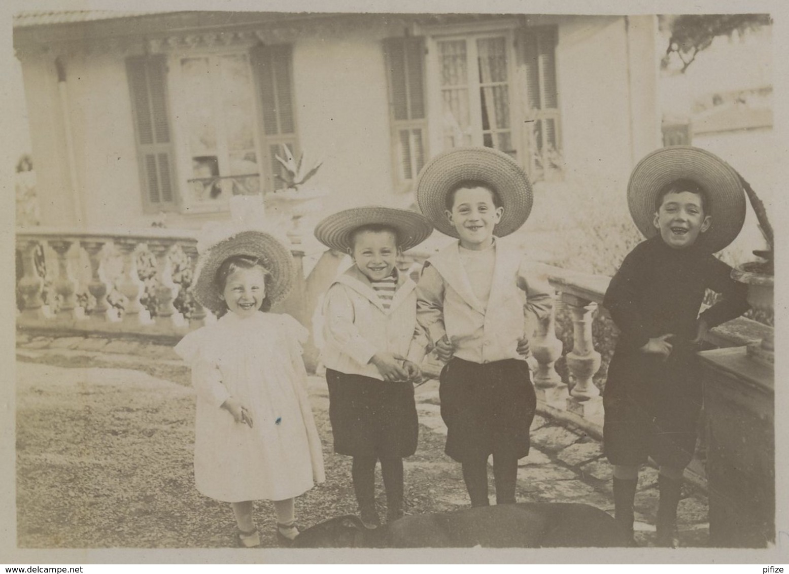 Villefranche-sur-Mer . 3 Photos D'un Groupe De 4 Enfants . Pierrot . Voir Noms . Citrates 1899 . - Old (before 1900)